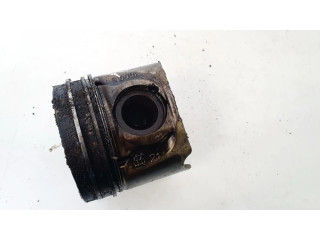 Píst 10653 Opel Vivaro pro naftový motor 2.0