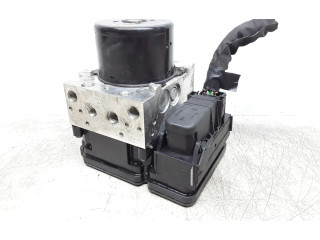 Блок АБС 31329137   Volvo  V60  2011 - 2013 года