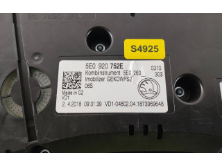 Панель приборов 5E0920752E Skoda Octavia Mk3 (5E)