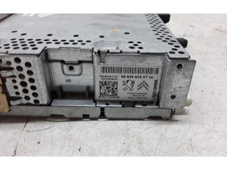 Радио/ проигрыватель CD/DVD / навигация