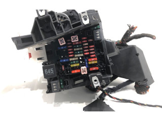 Блок предохранителей 517941395B Skoda Karoq