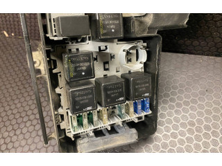 Блок предохранителей 30728132 Volvo S80