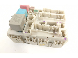 Pojistková skříňka Řídící jednotka BSM 8273047290 Toyota Prius (XW20) 2008