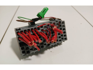 Блок предохранителей  8637669   Volvo XC90    