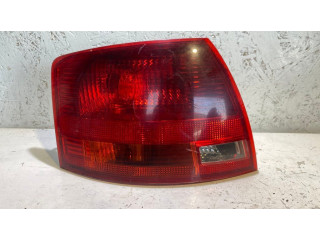 Задний фонарь в кузове