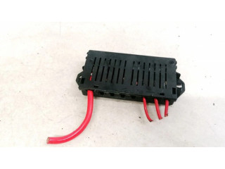 Блок предохранителей  9162321   Volvo S80    