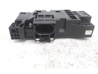 Блок предохранителей Mitsubishi Outlander