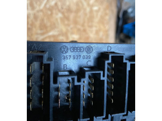 Блок предохранителей  357937039   Volkswagen Golf III    