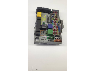 Pojistková skříňka 24412497 Opel Zfira A 2000