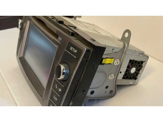 Радио/ проигрыватель CD/DVD / навигация