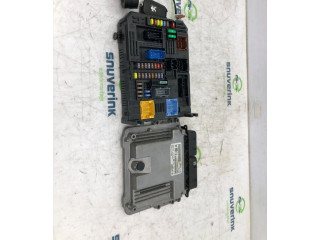 Блок управления двигателя 9819851280, 0281032456   Peugeot Expert