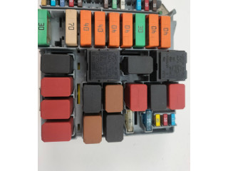 Блок предохранителей 51905216 Lancia Delta III