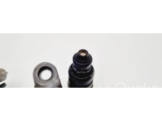 Комплект форсунок MR988977 Mitsubishi Colt для бензинового двигателя 1.1