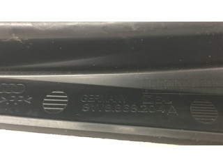 Другая деталь салона