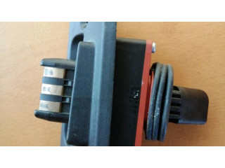 Контактное соединение дверей