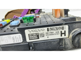 Блок предохранителей 30728512, 28017881   Volvo V70    