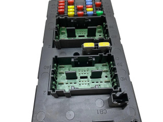 Блок предохранителей 68039117AA Jeep Grand Cherokee (WK)