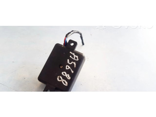 Блок управления Mitsubishi Carisma