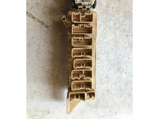 Pojistková skříňka Mazda MPV II LW 2001