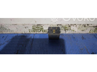 Блок предохранителей MB894074 Mitsubishi Montero