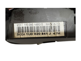 Панель приборов 1U0920841J, 110080148015 Skoda Octavia Mk2 (1Z)