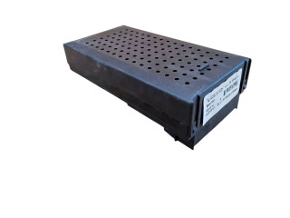 Блок предохранителей  8688153, 02W014   Volvo V70    