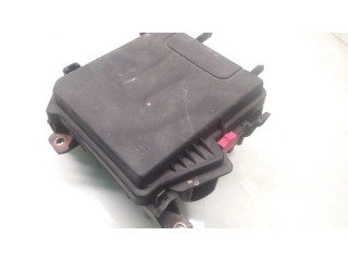   Pojistková skříňka 284C40002R, 284B10002R   Renault Megane III 2014