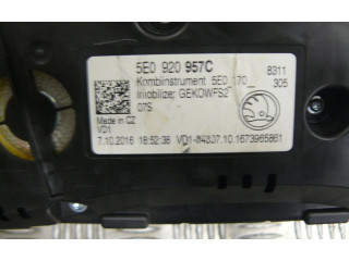 Панель приборов 5E0920957C   Skoda Octavia Mk3 (5E)       