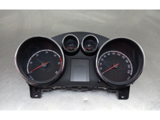 Панель приборов 600775881, 13349547 Opel Meriva B