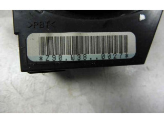 Подушка безопасности водителя Z90W380027   Mazda 323