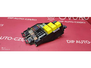 Блок предохранителей  YQE103720   Rover 25    