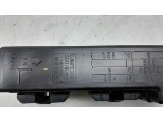   Pojistková skříňka    Infiniti QX70 S51 2015