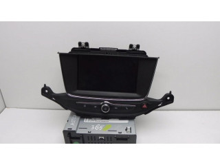 Радио/ проигрыватель CD/DVD / навигация