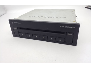 Радио/ проигрыватель CD/DVD / навигация