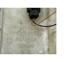 Бачок оконной жидкости    