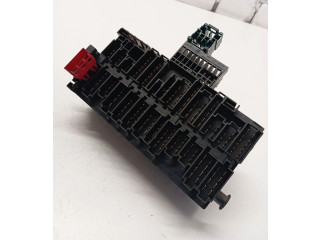 Блок предохранителей  357937039   Volkswagen Transporter - Caravelle T4    