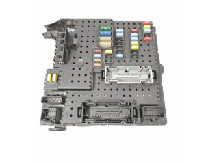 Блок предохранителей 08696098, 08696040   Volvo XC90    