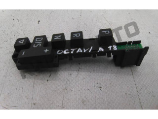 Дисплей    5E1713203AJ   Skoda Octavia Mk3 (5E)