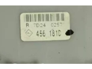 Pojistková skříňka Řídící jednotka BSM 456181D   Renault Clio III 2010