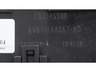 Блок предохранителей  AV6T14A067AD, F1FT14K733BJA   Ford Focus    