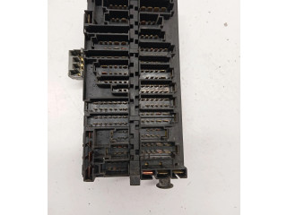 Блок предохранителей  357937039   Volkswagen Transporter - Caravelle T4    