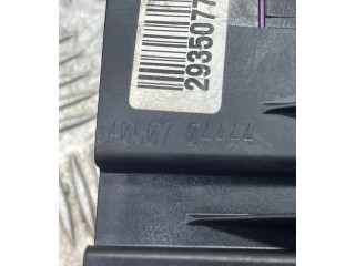 Блок предохранителей QE002, 040507 Audi A3 S3 A3 Sportback 8P