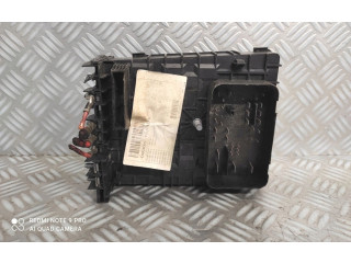   Pojistková skříňka 1K0937814F, 5N1937070A   Volkswagen Tiguan 2010