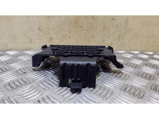 Другая деталь отсека двигателя