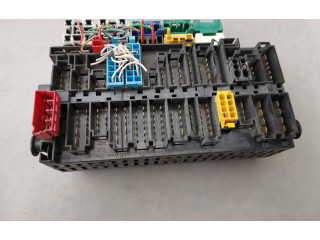 Блок предохранителей 357937039 Audi 80 90 B3