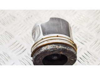 Píst 7810755 BMW 5 F10 F11 pro naftový motor 2.0 N47 D20 C