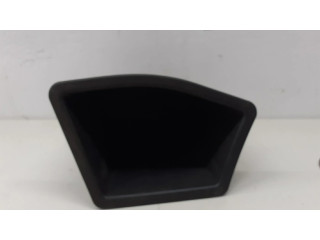 Задняя крышка (багажника)