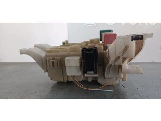 Pojistková skříňka Toyota Verso 2011