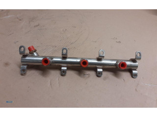 Топливная рампа 06M133315L   Audi A5  