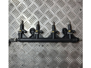 Топливная рампа V757564580-02 Peugeot 2008 I